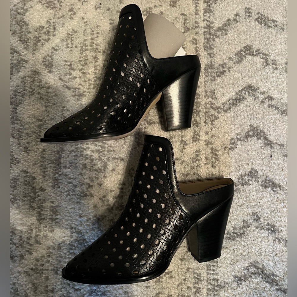 Mules Cut Out